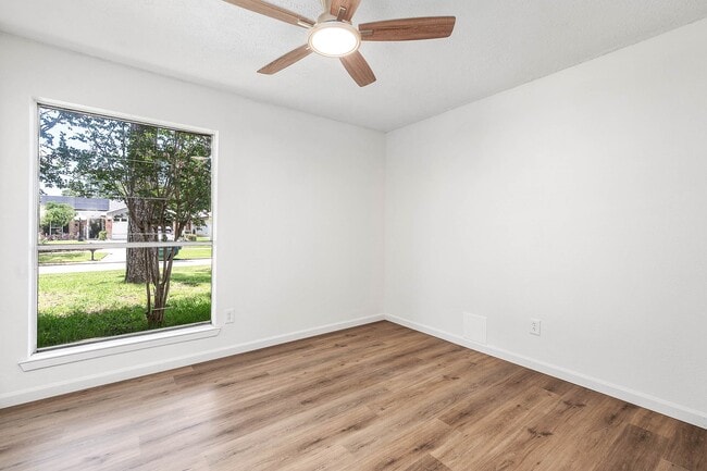 Building Photo - 6526 Lynngate Dr