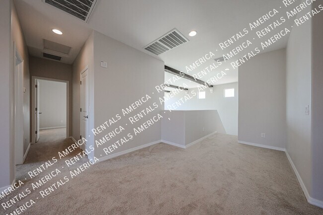 Building Photo - 11128 S 54th Ln