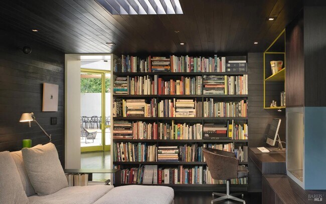 Building Photo - 162 Throckmorton Ave