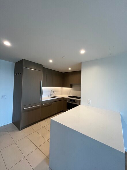 Building Photo - 889 Francisco St