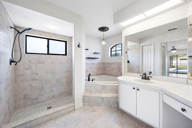 Building Photo - 1061 Archway Dr