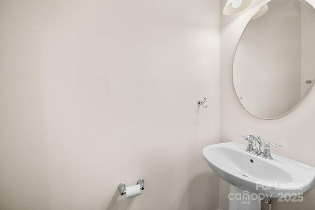 Building Photo - 4061 Zilker Park Dr