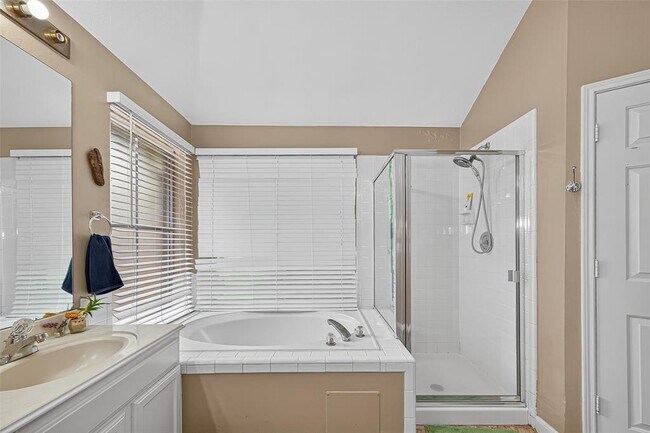 Building Photo - 14015 Loch Creek Ct