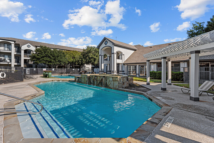 Primary Photo - Fountains of Burleson