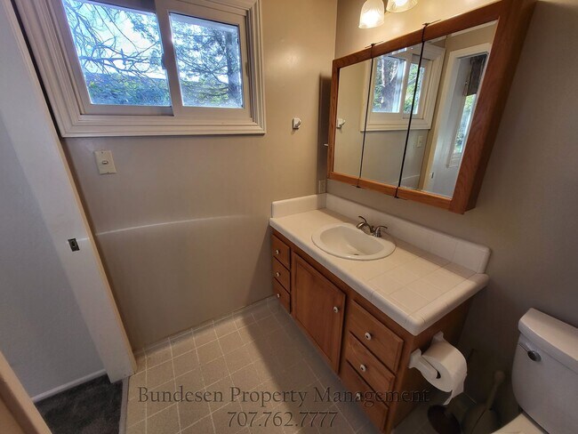 Building Photo - 460 Piezzi Ln