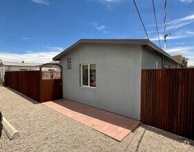 Building Photo - Central Tucson, close to University of Ari...