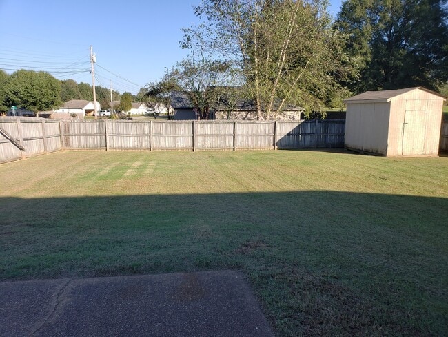 Building Photo - 128 R Deloach Rd