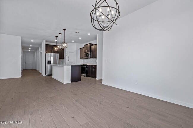 Building Photo - 16006 W Cottontail Ln