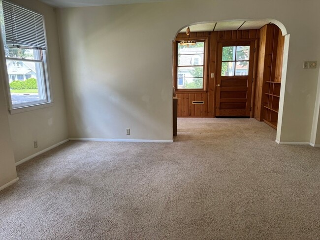 Building Photo - 721 W Olin Ave