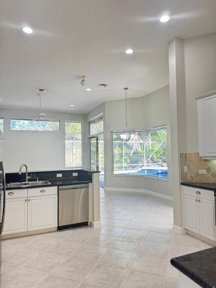 Building Photo - 6740 NW 105th Ln