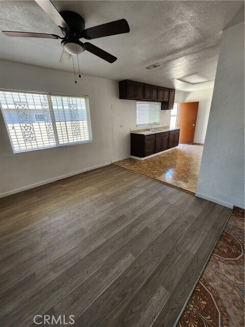 Building Photo - 1265 W 19th St