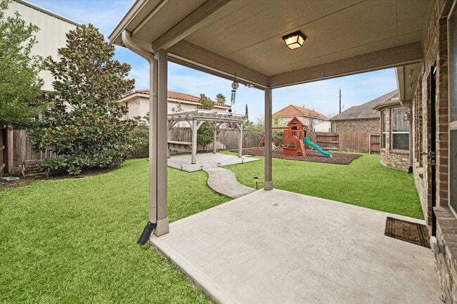 Building Photo - 24918 Meadowthorn Crest Ln