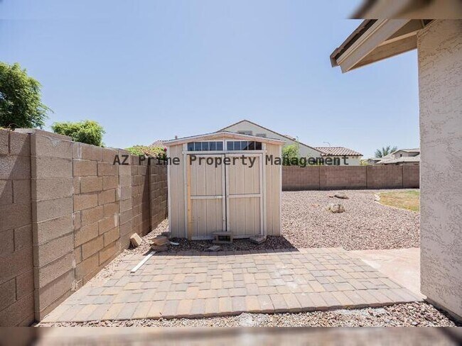 Building Photo - 3681 E Yellowstone Pl