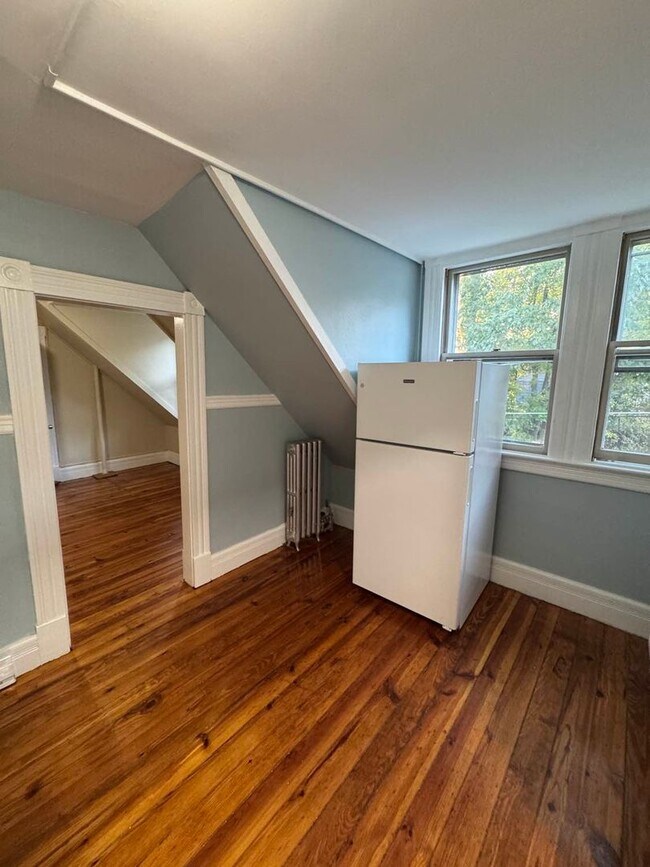 Building Photo - Charming 1-Bedroom Apartment in Russell, MA