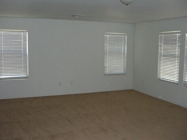 Building Photo - 6907 S Emerald Pl