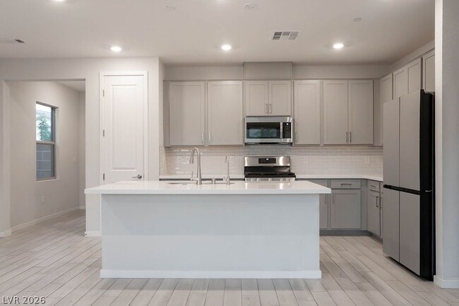 Building Photo - 11620 Desert Hollow Avenue