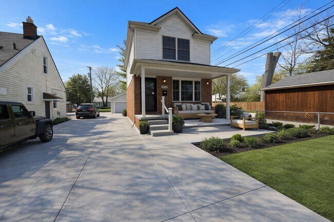 Building Photo - 2630 Bennett St