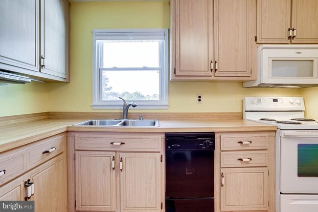 Building Photo - 13714 Gran Deur Dr