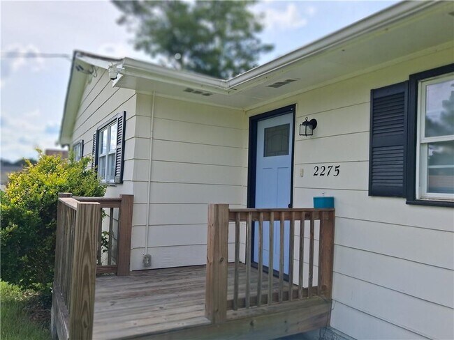 Building Photo - 2275 Briarwood Dr SW
