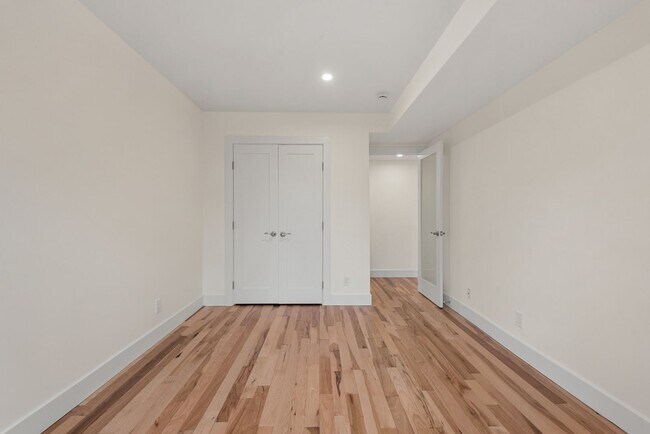 Building Photo - Coming Soon! Waterfront Living in Eastport – Renovated Condo in Severn House