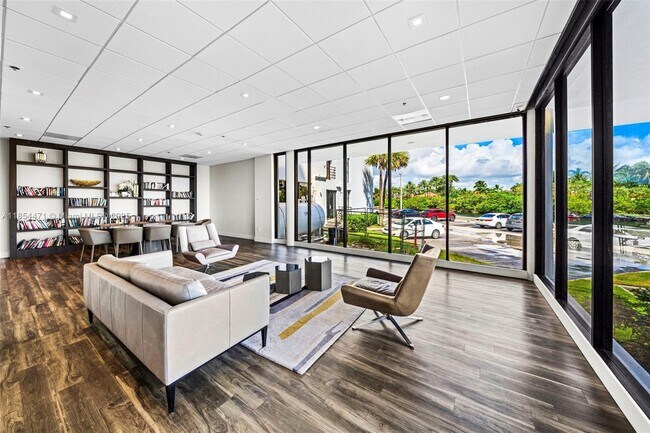 Building Photo - 20505 E Country Club Dr