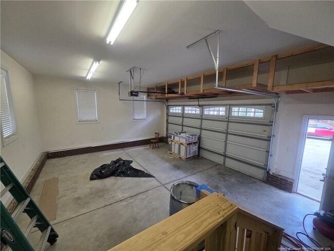 Building Photo - 507 Moss Pink Dr