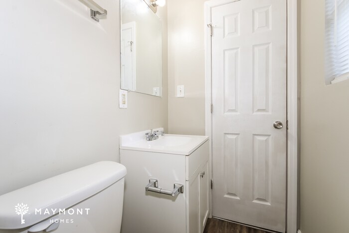 Building Photo - 3417 Knollcrest Rd