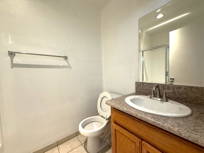 Building Photo - Large Spacious Studio for Rent in Encino