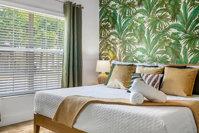 Building Photo - 8928 Cuban Palm Rd