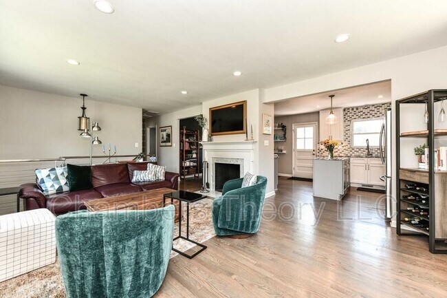 Building Photo - 1015 Woods Pl