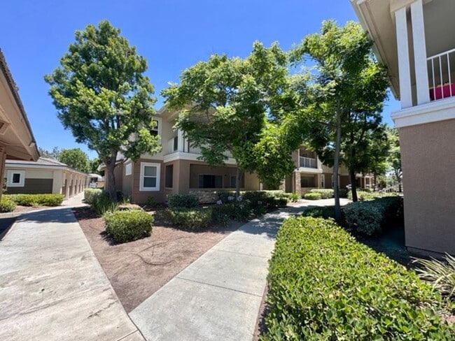 Building Photo - Upgraded 1BD/1BA Condo in Gated Temecula C...