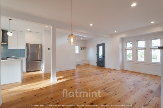 Building Photo - 2315 N 56th St