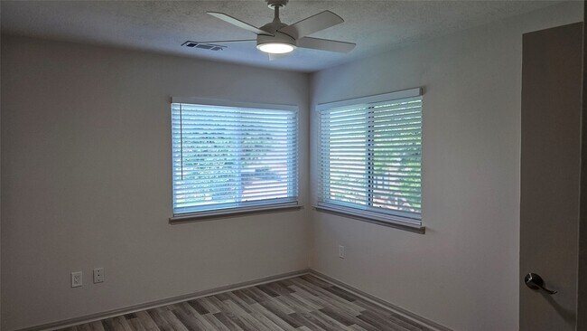 Building Photo - 23510 Stratsborough Dr