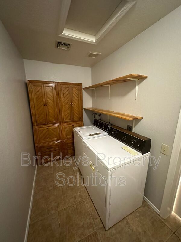 Building Photo - 5135 W Boston Way S