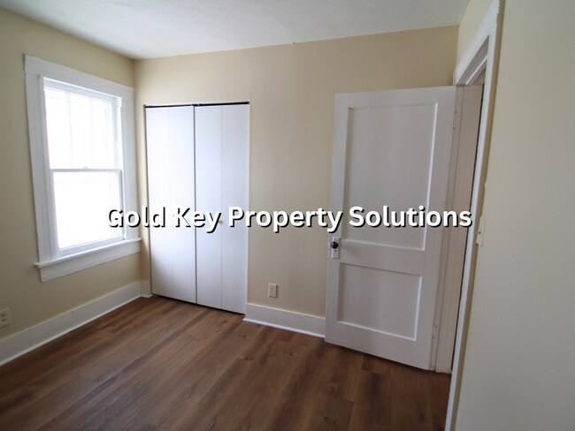 Building Photo - 124-126 E. 21ST