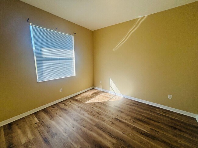 Building Photo - Beautiful home in Health Brook Hills