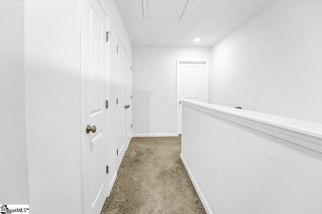 Building Photo - 329 Hartland Pl