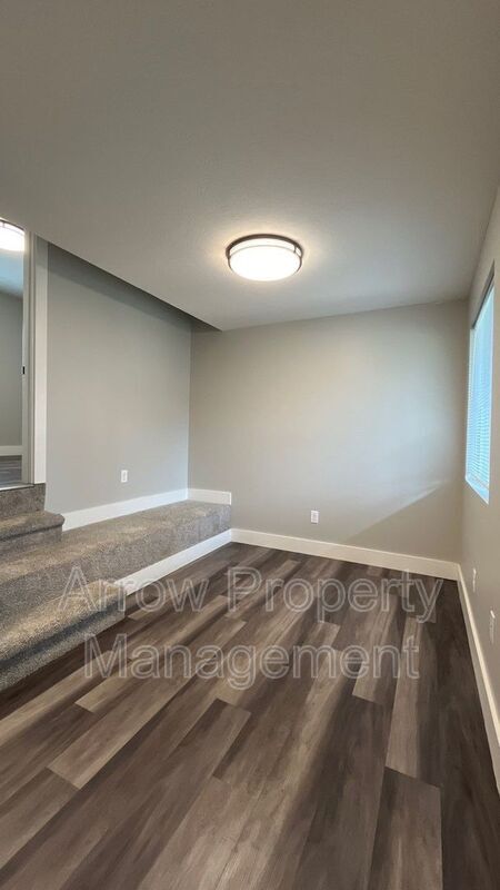 Building Photo - 877 N 26th St