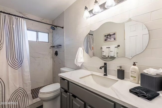 Building Photo - 2506 E Aster Dr