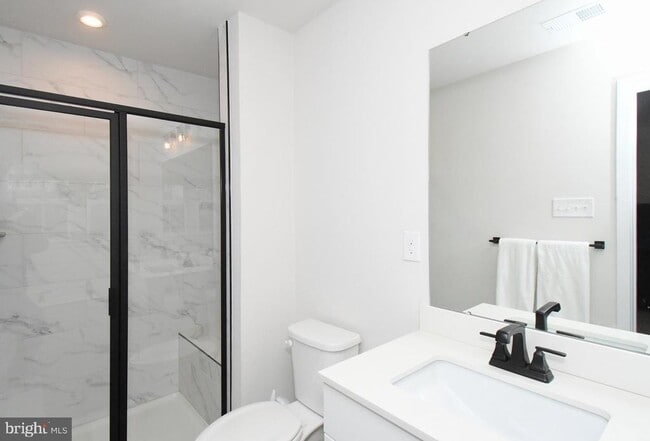 Building Photo - 500 Sterling Dr