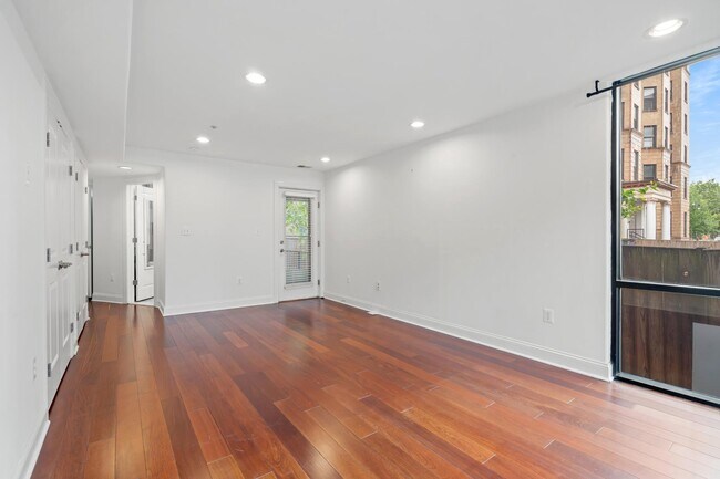 Building Photo - 1354 Euclid St NW