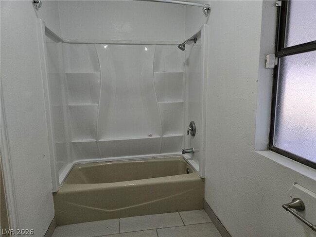 Building Photo - 5945 N El Capitan Way