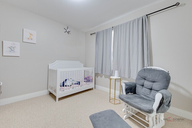 Building Photo - 3931 S Wells St