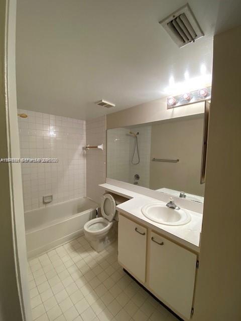 Building Photo - 7630 Westwood Dr