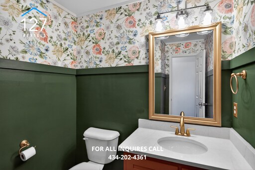 Building Photo - Beautiful 3 bedroom 2.5 bath!