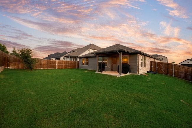 Building Photo - 2536 Peoria Dr