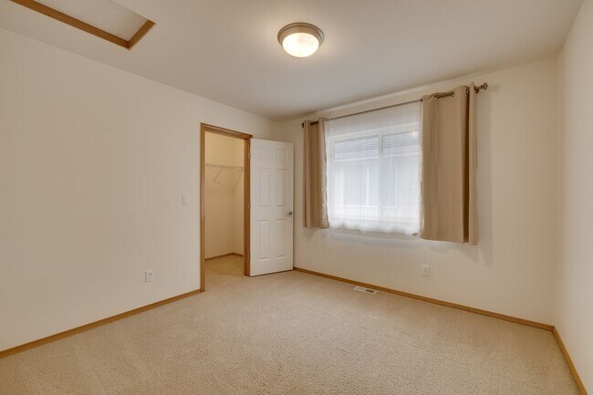 Building Photo - For Rent | Stunning 4-Bedroom Home in Brookside Estates