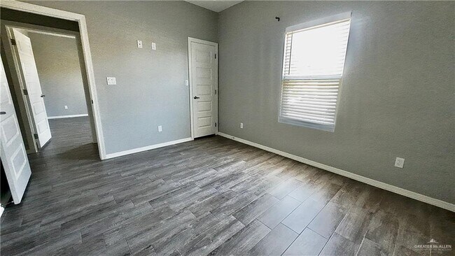 Building Photo - 24 Carlisle Ave