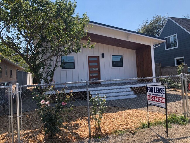 Building Photo - 4563 NE 47th Ave