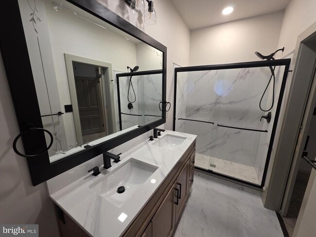 Building Photo - 434 S Fourth St